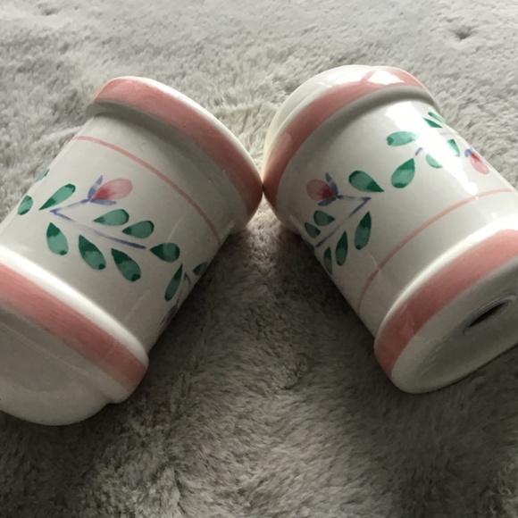 VINTAGE SET OF LARGE CERAMIC SALT & PEPPER SHAKERS IN FLORAL 80’S PINK & GREEN - Picture 7 of 7